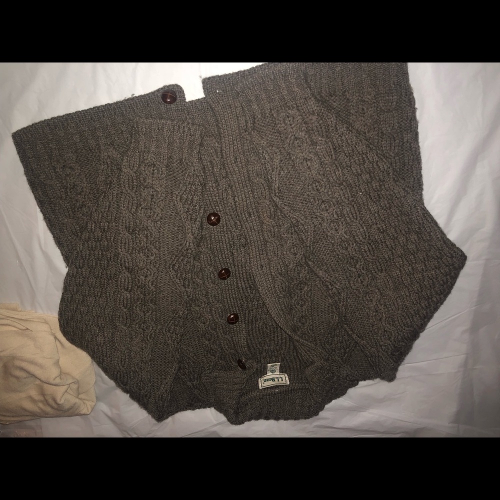 Sweater measurements in inches please see photo